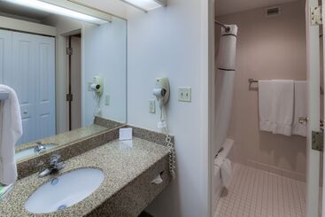 هتل Ashmore Inn And Suites Lubbock