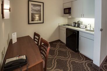 هتل Ashmore Inn And Suites Lubbock
