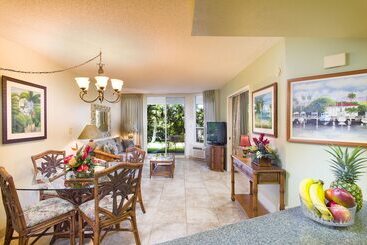هتل Aston At The Maui Banyan