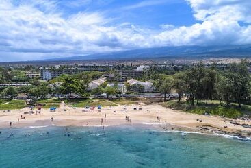 هتل Aston At The Maui Banyan