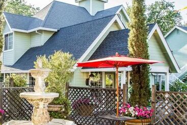 Baechtel Creek Inn, Ascend Hotel Collection