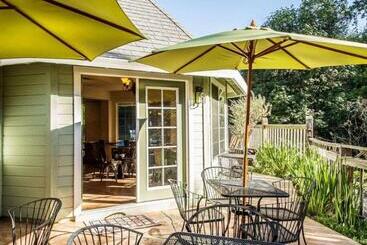 Baechtel Creek Inn, Ascend Hotel Collection