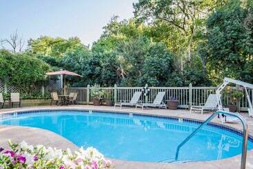 Baechtel Creek Inn, Ascend Hotel Collection