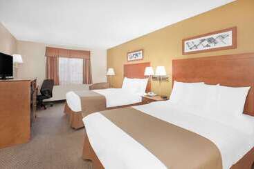 هتل Baymont By Wyndham Port Huron
