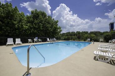 هتل Brookwood Inn Branson