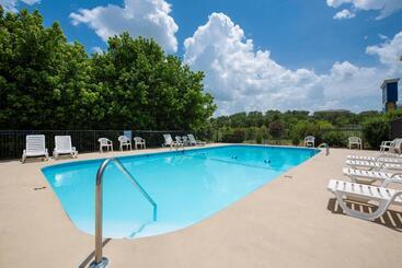 هتل Brookwood Inn Branson