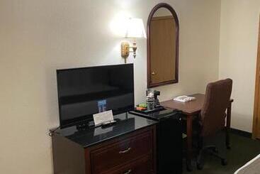 هتل Brookwood Inn Branson