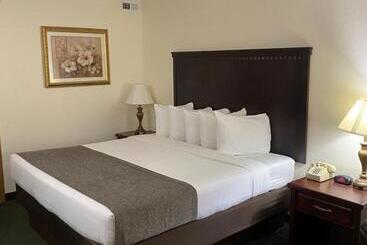 هتل Brookwood Inn Branson
