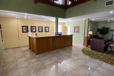 هتل Brookwood Inn Branson