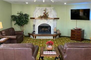 هتل Brookwood Inn Branson