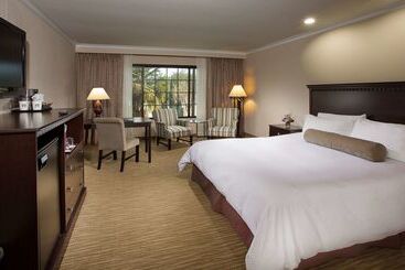 هتل Coast Burbank