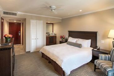 هتل Coast Burbank