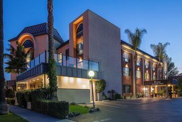 هتل Coast Burbank