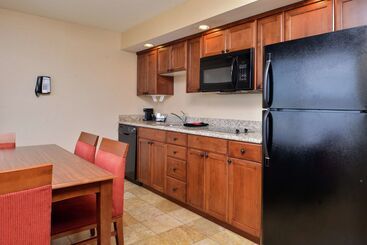 هتل Hampton Inn Idaho Falls/airport