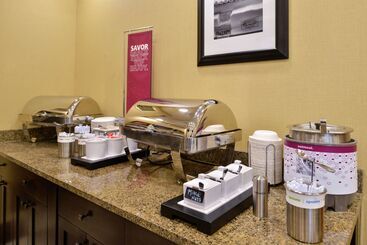 هتل Hampton Inn Idaho Falls/airport