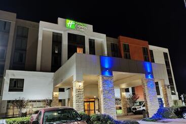 Holiday Inn Express Hotel & Suites Dallas Fort Worth Airport South, An Ihg