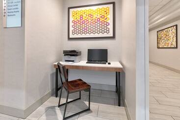 Holiday Inn Express Hotel & Suites Dallas Fort Worth Airport South, An Ihg