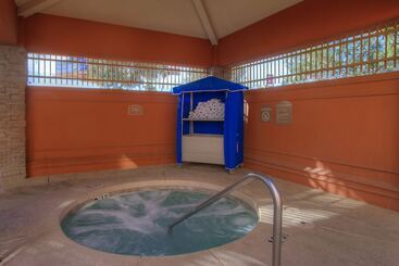 هتل Holiday Inn Express & Suites Tempe By Ihg