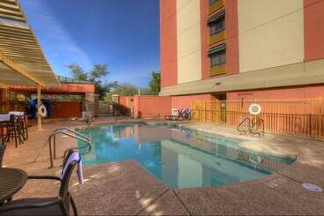 هتل Holiday Inn Express & Suites Tempe By Ihg