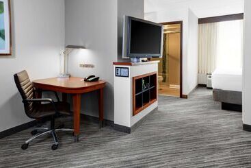 هتل Hyatt Place Denver Airport