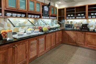 هتل Hyatt Place Denver Airport