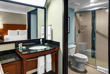 هتل Hyatt Place Denver Airport