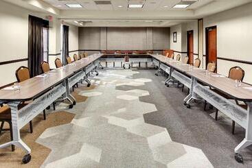 هتل Hyatt Place Denver Airport