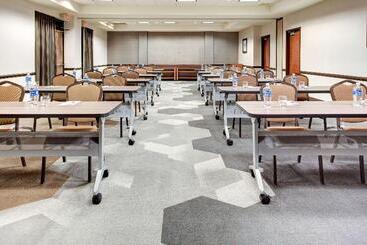 هتل Hyatt Place Denver Airport