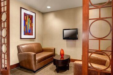 هتل Hyatt Place Fort Lauderdale Cruise Port & Convention Center