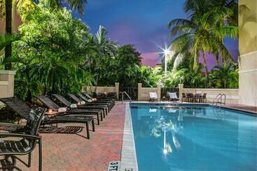 هتل Hyatt Place Fort Lauderdale Cruise Port & Convention Center