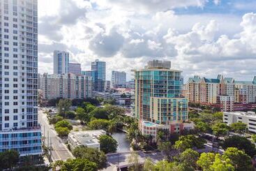 هتل Hyatt Place Fort Lauderdale Cruise Port & Convention Center