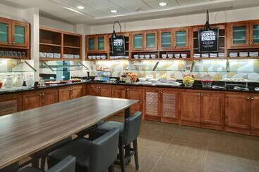 هتل Hyatt Place Louisville East