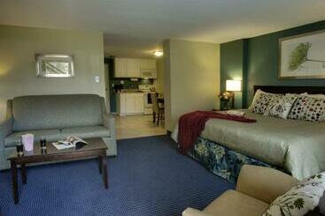 هتل Inn At Deep Creek