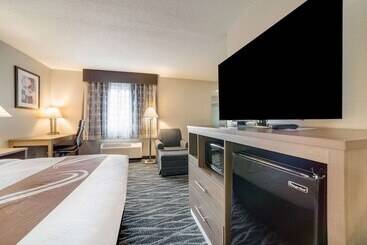 Отель Quality Inn