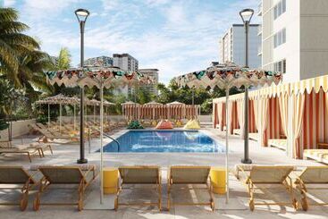 هتل Romer Waikiki At The Ambassador