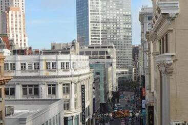 هتل Sf Plaza
