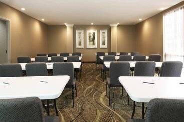 هتل Springhill Suites By Marriott Oklahoma City Quail Springs