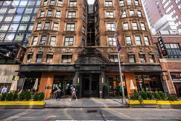 Square Hotel At Times Square