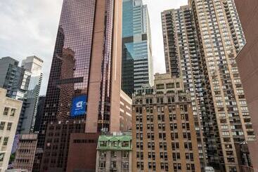 Square Hotel At Times Square