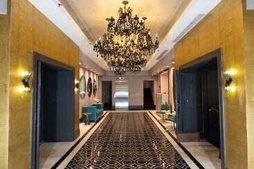 Square Hotel At Times Square