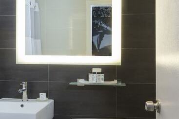 Square Hotel At Times Square