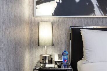 Square Hotel At Times Square