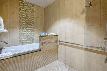 Oasis Hotel & Conv. Center, Ascend Hotel Collection