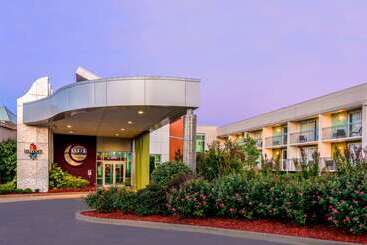 Oasis Hotel & Conv. Center, Ascend Hotel Collection