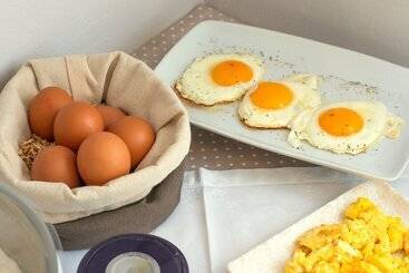 تختخواب و صبحانه Konstantinos