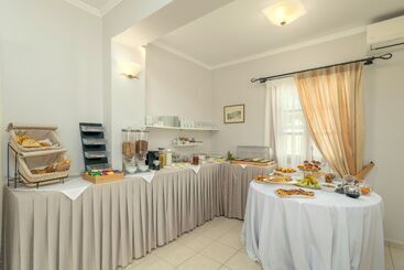 تختخواب و صبحانه Konstantinos