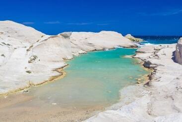 تختخواب و صبحانه Konstantinos