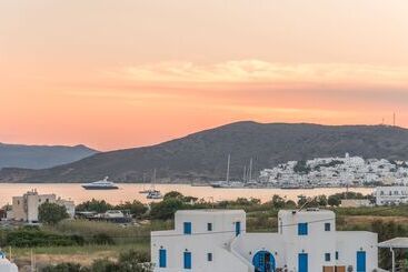 تختخواب و صبحانه Konstantinos