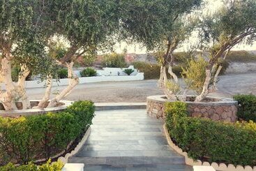 تختخواب و صبحانه Konstantinos