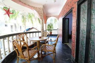 تختخواب و صبحانه Mama Mids Home